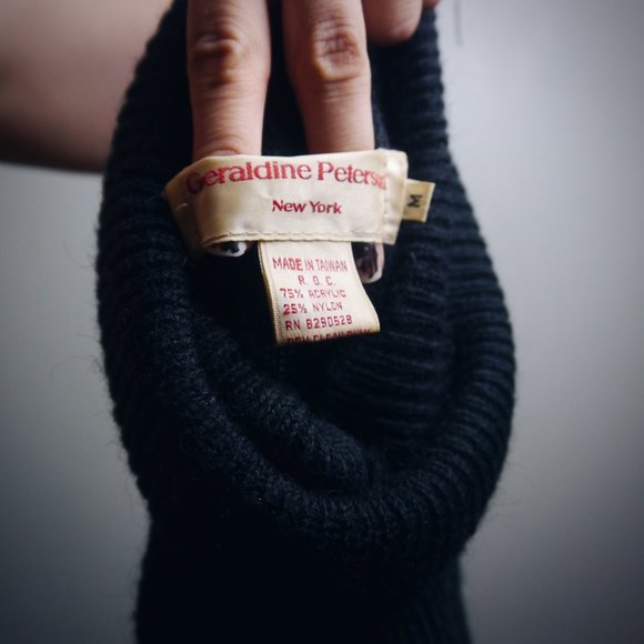 VINTAGE Oversized Turtleneck Sweater  | Size M - Picture 2 of 4